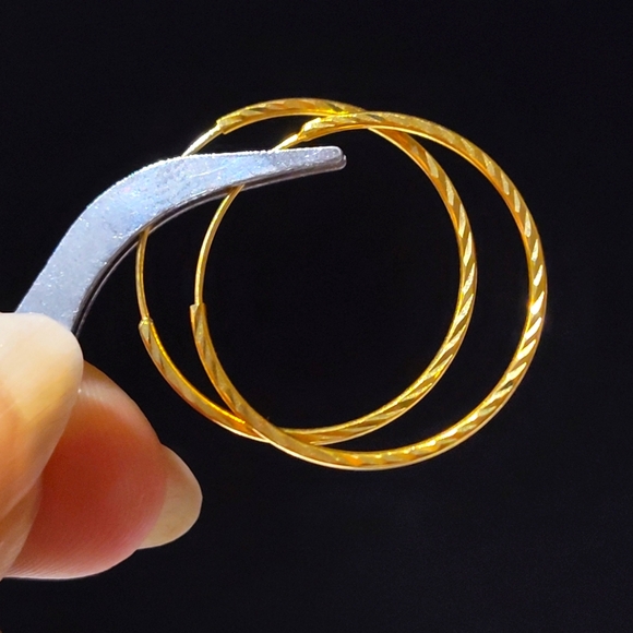 18k Real Saudi Gold Loop Earrings - Picture 2 of 6